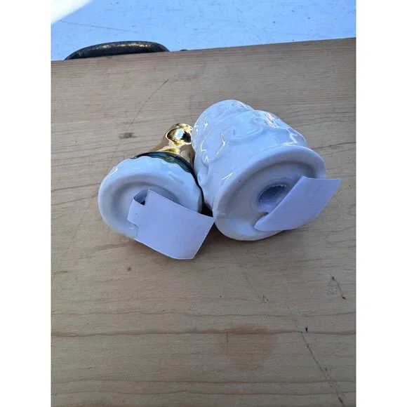 Cracker Barrel Wedding Cake Champagne Salt Pepper Shakers Set New - Picture 6 of 7